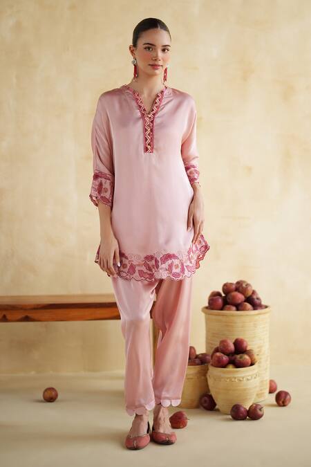 Buy_172 Threads_Pink Muslin, Cotton Embroidery V-neck Soft Blush Co-ord Set _Online_at_Aza_Fashions