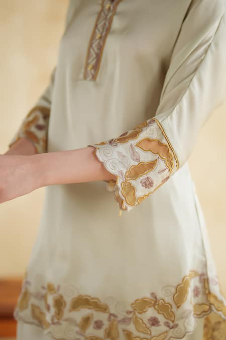 Buy_172 Threads_Ivory Muslin, Cotton Embroidery V-neck Caramel Designer Co-ord Set 