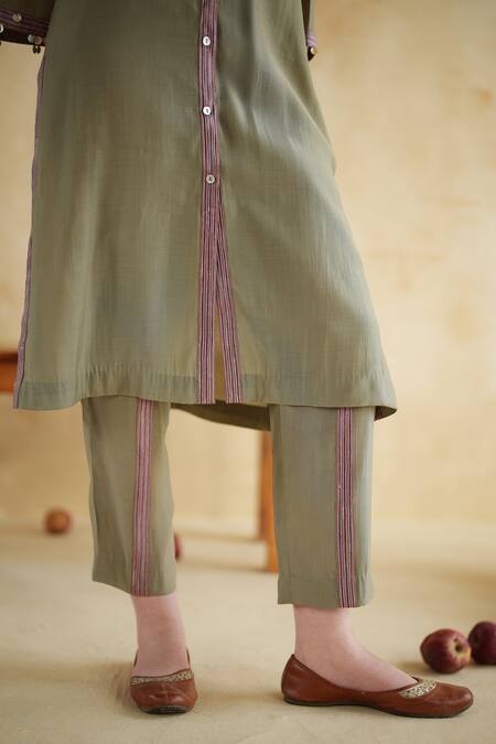 172 Threads Olive Green Muslin, Cotton Mandarin Collar Kurta And Pant Set at Aza Fashions 172 Threads_Olive Green Muslin, Cotton Mandarin Collar Kurta And Pant Set _at_Aza_Fashions