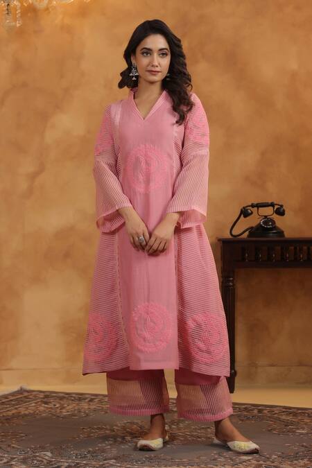 Shop_Anshu Wadhwa_Pink Chanderi, Organza Embroidery V-neck Kurta And Dupatta Set _Online_at_Aza_Fashions