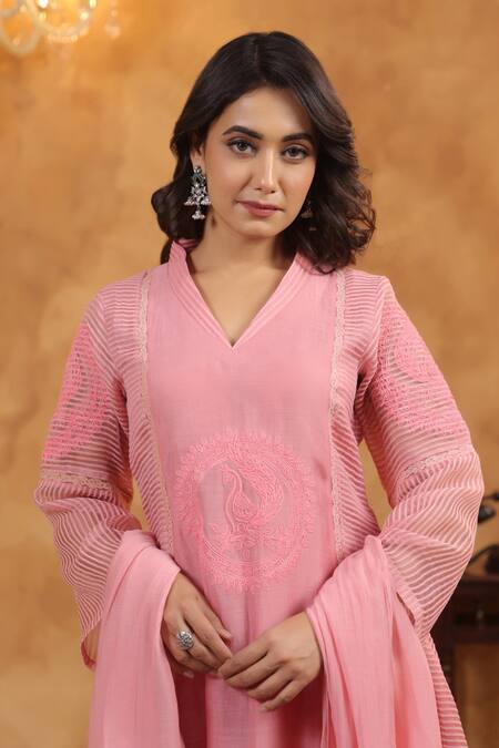 Anshu Wadhwa_Pink Chanderi, Organza Embroidery V-neck Kurta And Dupatta Set _at_Aza_Fashions
