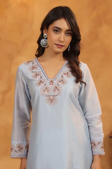Buy_Anshu Wadhwa_Aqua Chanderi Silk, Cotton, Organza Embroidery V-neck Blue Kurta Set _Online_at_Aza_Fashions