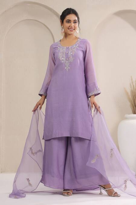 Anshu Wadhwa_Mauve Chanderi, Muslin, Organza Embroidery Round Neck Kurta Set With Dupatta _at_Aza_Fashions