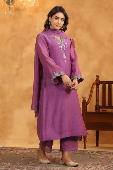 Anshu Wadhwa_Purple Chanderi, Cotton Embroidery V-neck Dark Kurta Set _Online_at_Aza_Fashions