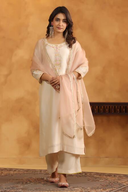 Shop_Anshu Wadhwa_White Chanderi Silk, Cotton, Organza Embroidery Round Neck Kurta Set _Online_at_Aza_Fashions