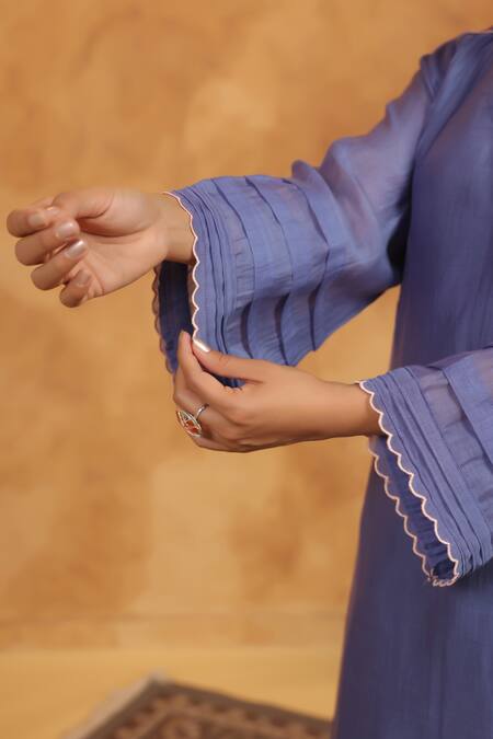 Anshu Wadhwa_Blue Chanderi, Cotton Embroidery V-neck Indigo Moon Kurta Set _Online_at_Aza_Fashions