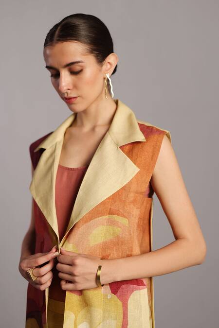 Buy_Clos_Cream Linen Notched Neck, Collared Designer Wine And Jacket Pant Set _Online_at_Aza_Fashions