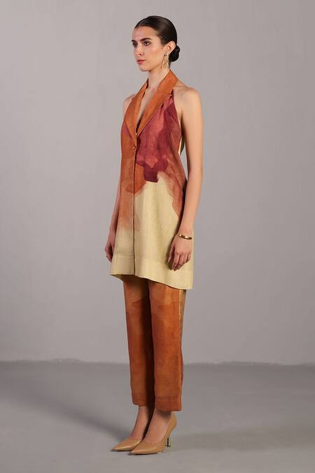 Clos_Wine Kota Doria Halter Neck Designer And Cream Kurta Pant Set _Online_at_Aza_Fashions