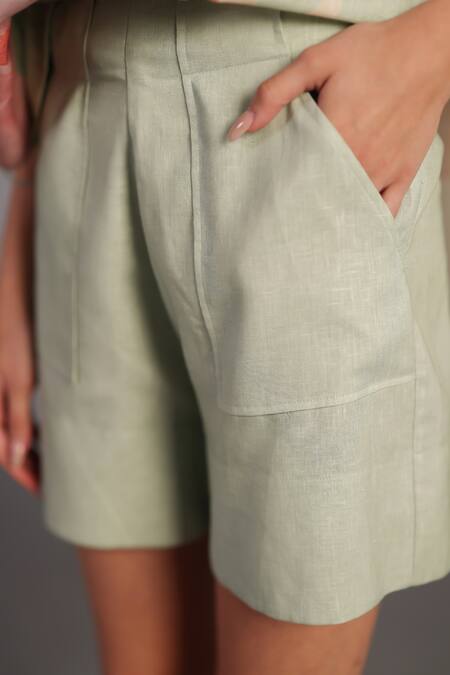 Clos_Pink Mandarin Collar Soft And Pastel Green Kaftan Top & Shorts _at_Aza_Fashions