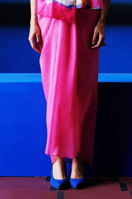 Clos Blush Linen, Silk V-neck Pink Kurta And Dhoti Skirt Online at Aza Fashions Clos_Blush Linen, Silk V-neck Pink Kurta And Dhoti Skirt _Online_at_Aza_Fashions