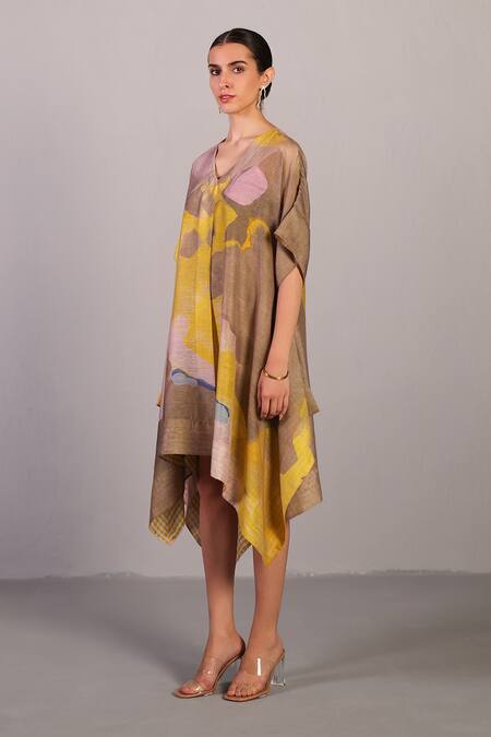 Buy_Clos_Beige Linen, Silk V-neck Designer Smoky And Yellow Kurta Set _Online_at_Aza_Fashions