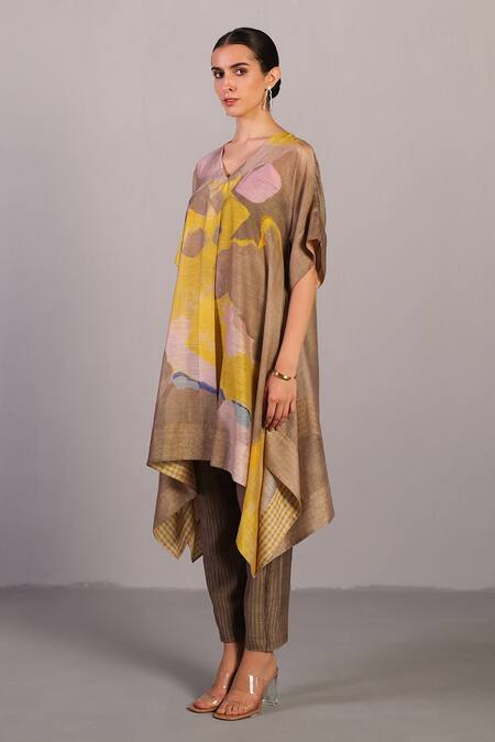 Shop_Clos_Beige Linen, Silk V-neck Designer Smoky And Yellow Kurta Set 