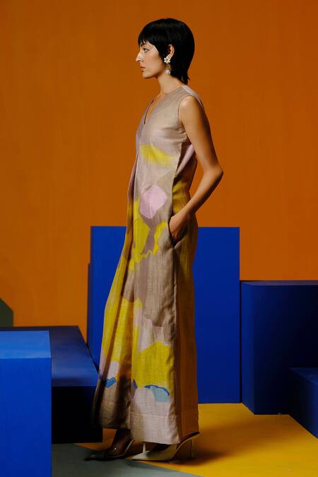 Buy Clos Beige Linen, Silk V-neck Designer Jumpsuit Online at Aza Fashions Buy_Clos_Beige Linen, Silk V-neck Designer Jumpsuit _Online_at_Aza_Fashions