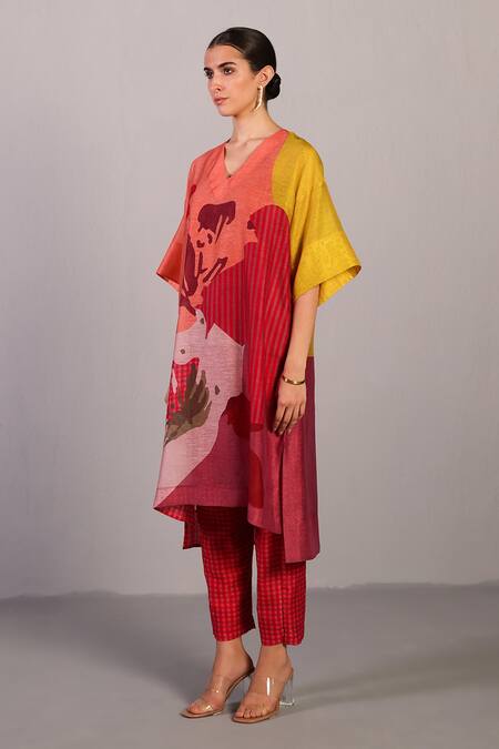 Buy_Clos_Orange Linen, Silk V-neck Designer And Red Kurta Pant Set _Online_at_Aza_Fashions