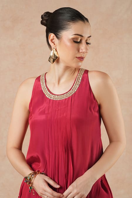 Buy_Dori & CO._Red Silk Embroidery Round Neck Ruby Metal Hand Kurta Set _Online_at_Aza_Fashions