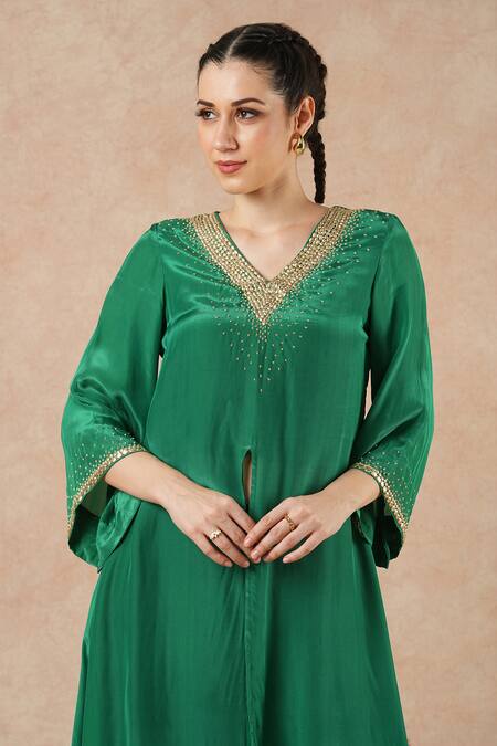 Buy Dori & CO. Emerald Green Embroidery V-neck Silk Crepe Kurta Set Online at Aza Fashions Buy_Dori & CO._Emerald Green Embroidery V-neck Silk Crepe Kurta Set _Online_at_Aza_Fashions