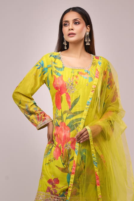 Samyukta Singhania_Green Chinon, Silk Embroidery, Sequins Square Neck Floral Set _at_Aza_Fashions