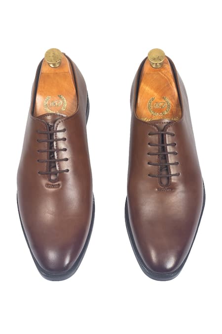 Domani Classic Wholecut Derby Shoes 
