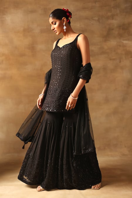 Meenagurnam_Black Georgette, Viscose Sequins, Cut Work Round Neck Embellished Kurta Set _at_Aza_Fashions