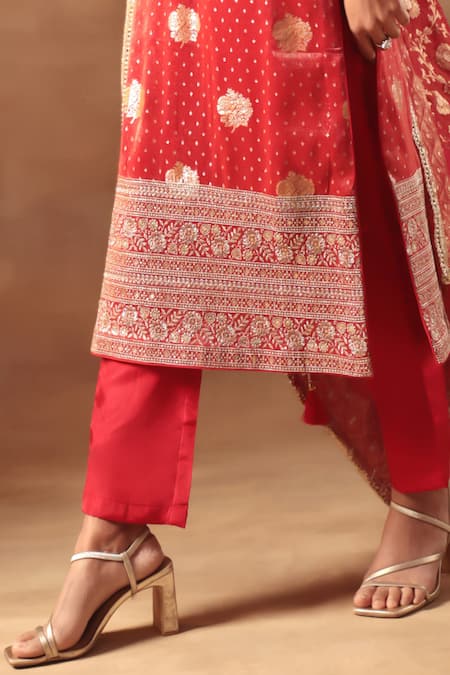 Shop Meenagurnam Red Tissue, Jacquard Embroidery Keyhole Neck Kurta Set Online at Aza Fashions Shop_Meenagurnam_Red Tissue, Jacquard Embroidery Keyhole Neck Kurta Set _Online_at_Aza_Fashions