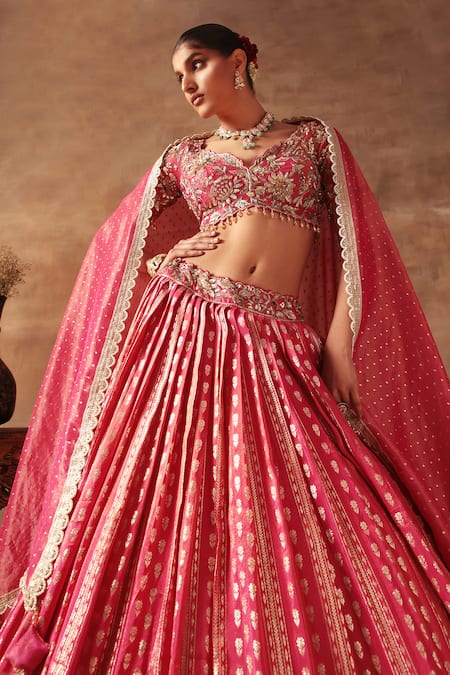 Buy_Meenagurnam_Magenta Tissue Sequins, Beads Round Neck Embroidered Lehenga Set 
