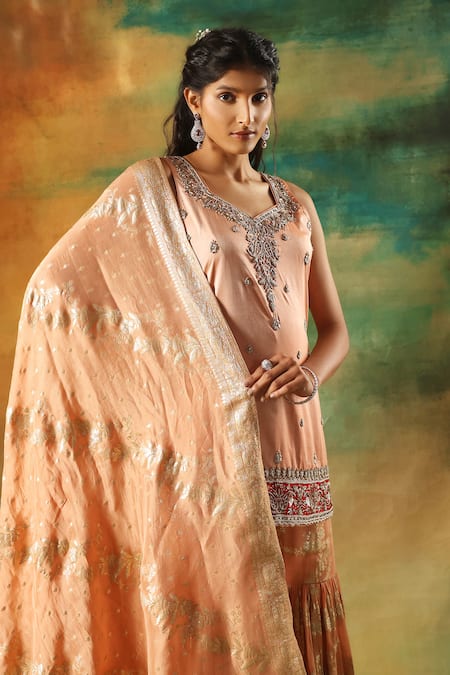 Buy_Meenagurnam_Blush Sequins, Embroidery Round Neck Gold Kurta Set 