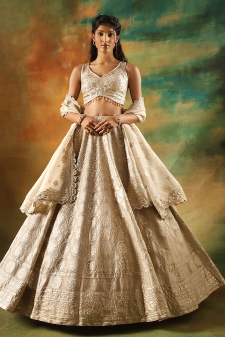 Meenagurnam Gold Tissue Sequins, Mirrors V-neck Designer Embellished Lehenga Set Online at Aza Fashions Meenagurnam_Gold Tissue Sequins, Mirrors V-neck Designer Embellished Lehenga Set _Online_at_Aza_Fashions