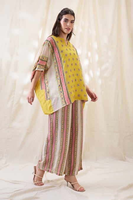 Buy_Soup By Sougat Paul_Yellow Linen Embroidery V-neck Printed Kimono Co-ord Set _Online_at_Aza_Fashions