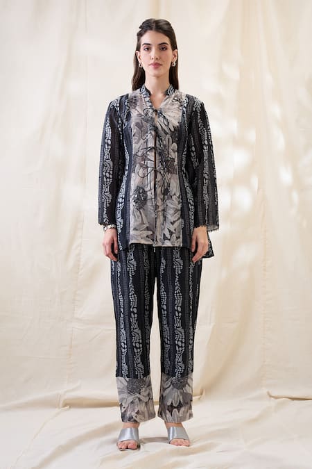 Soup By Sougat Paul_Black Linen Embroidery Round Neck Hand Co-ord Set _Online_at_Aza_Fashions