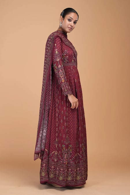 Nirraamyaa_Maroon Doriya, Crepe Rhinestones, Gota Patti High Hand Embroidered Kurta Set _Online_at_Aza_Fashions