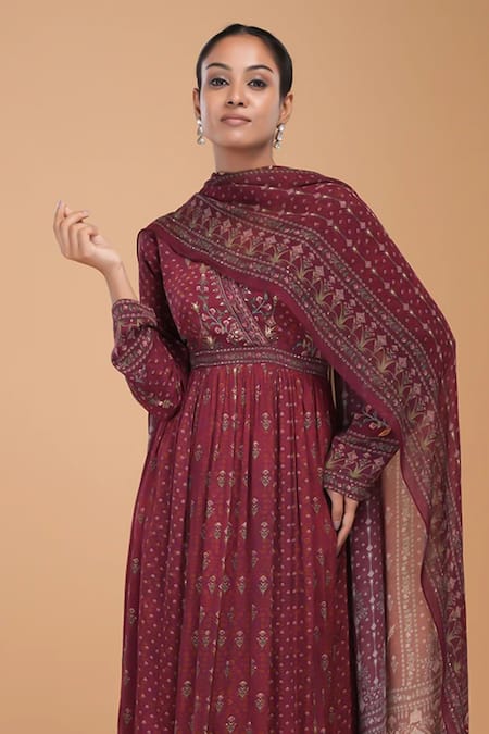 Buy_Nirraamyaa_Maroon Doriya, Crepe Rhinestones, Gota Patti High Hand Embroidered Kurta Set _Online_at_Aza_Fashions