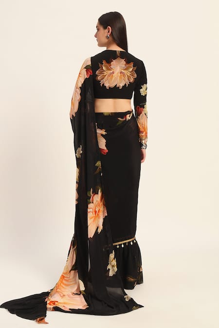 Ruhr India Yuri Floral Pre-Draped Saree Set 