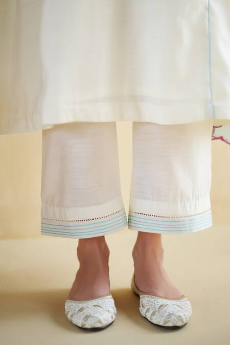 Shop_172 Threads_Off White Muslin, Cotton Embroidery Split V-neck Kurta Palazzo Set 