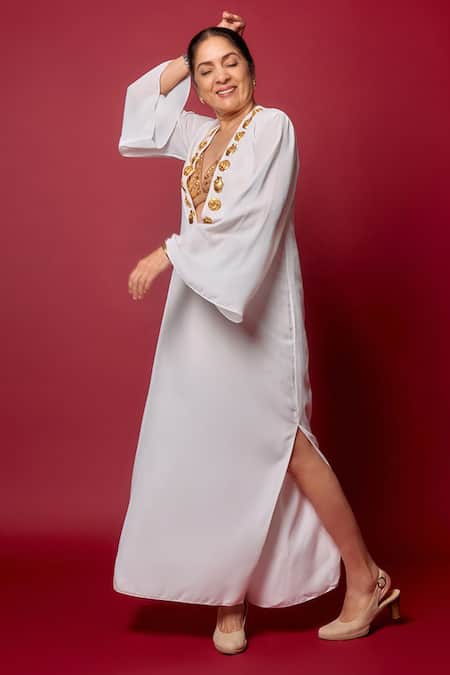 Buy_Masaba_White Georgette Embroidery Plunge Neck The Rann Mascot Embellished Kaftan 
