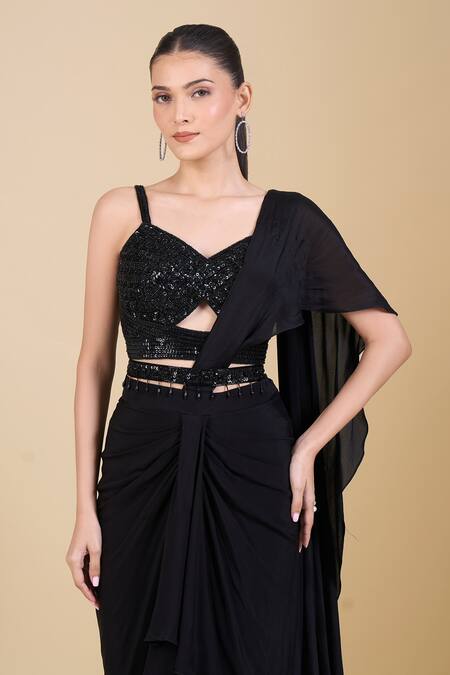 Samyukta Singhania_Black Chinon Sequins, Zari Sweetheart Neck Hand Embroidered Saree Set_at_Aza_Fashions