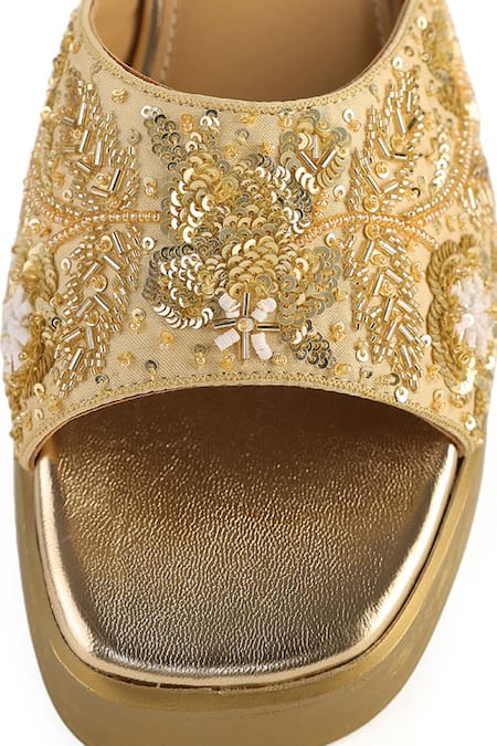 Anaar Gold Embroidery, Sequins Designer Miss Maple Sandals at Aza Fashions Anaar_Gold Embroidery, Sequins Designer Miss Maple Sandals _at_Aza_Fashions