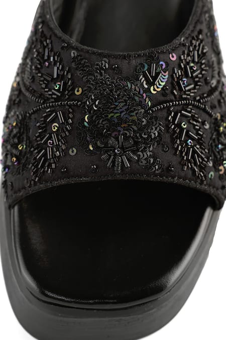 Buy_Anaar_Black Beads, Sequins Satin Designer May Moon Sandals 