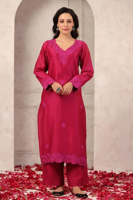 Anshu Wadhwa_Coral Chanderi, Organza Embroidery Round Neck Wine Kurta Set _at_Aza_Fashions