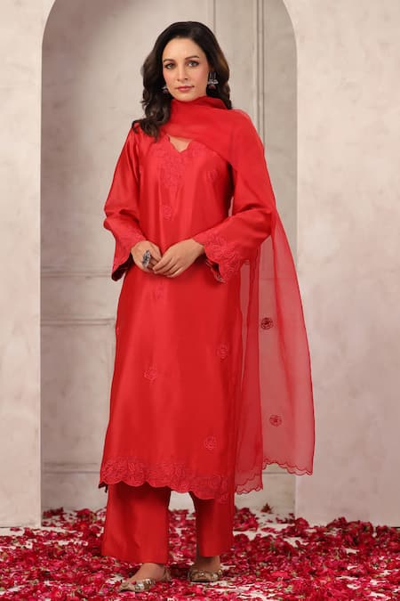 Buy Anshu Wadhwa Red Chanderi, Organza Embroidery V-neck Kurta Set With Dupatta Online at Aza Fashions Buy_Anshu Wadhwa_Red Chanderi, Organza Embroidery V-neck Kurta Set With Dupatta _Online_at_Aza_Fashions