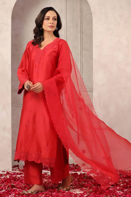 Shop Anshu Wadhwa Red Chanderi, Organza Embroidery V-neck Kurta Set With Dupatta Online at Aza Fashions Shop_Anshu Wadhwa_Red Chanderi, Organza Embroidery V-neck Kurta Set With Dupatta _Online_at_Aza_Fashions