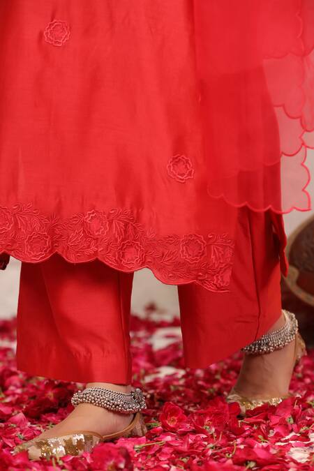 Buy Anshu Wadhwa Red Chanderi Embroidery V-neck Kurta Pant Set Buy_Anshu Wadhwa_Red Chanderi Embroidery V-neck Kurta Pant Set