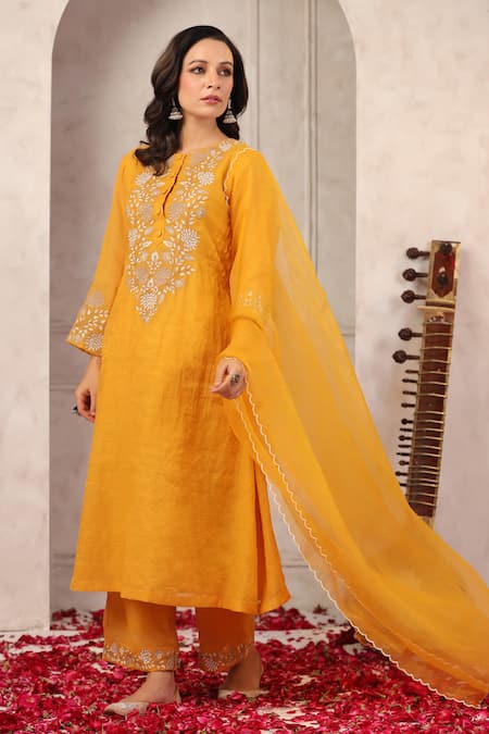 Shop_Anshu Wadhwa_Yellow Chanderi, Organza Embroidery Round Neck Kurta Set _Online_at_Aza_Fashions