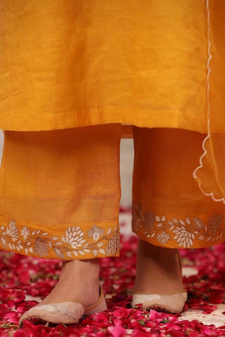Anshu Wadhwa_Yellow Chanderi, Tissue Embroidery Round Neck Kurta Pant Set _Online_at_Aza_Fashions