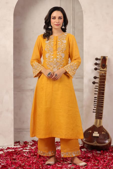 Anshu Wadhwa Yellow Chanderi, Tissue Embroidery Round Neck Kurta Pant Set 