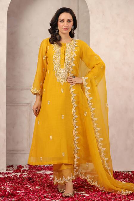 Anshu Wadhwa_Yellow Chanderi Embroidery Round Neck Kurta Set _Online_at_Aza_Fashions
