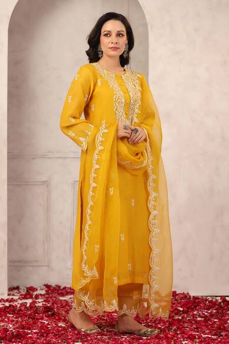 Buy_Anshu Wadhwa_Yellow Chanderi Embroidery Round Neck Kurta Set _Online_at_Aza_Fashions