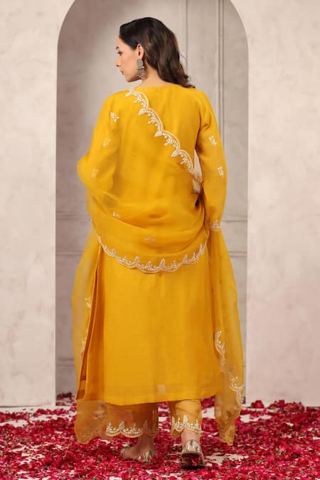 Anshu Wadhwa Yellow Chanderi Embroidered Kurta Set 