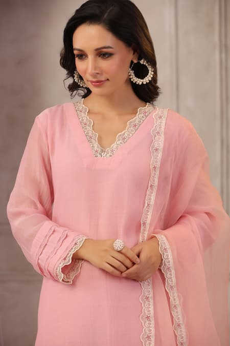 Anshu Wadhwa_Pink Chanderi, Organza Lace V-neck Kurta Set With Dupatta _Online_at_Aza_Fashions