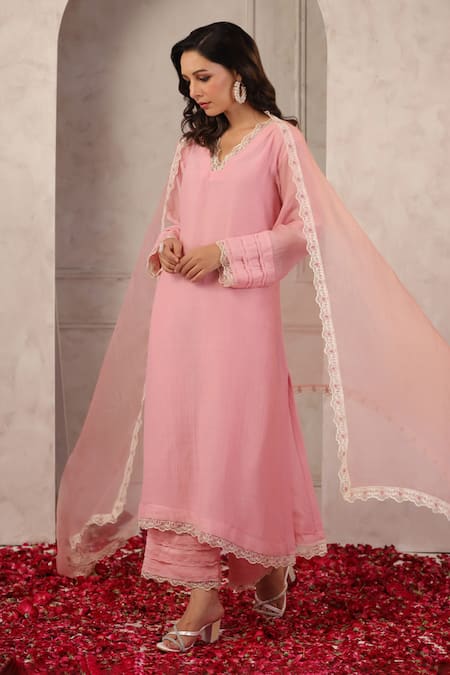 Anshu Wadhwa_Pink Chanderi, Organza Lace V-neck Kurta Set With Dupatta _at_Aza_Fashions