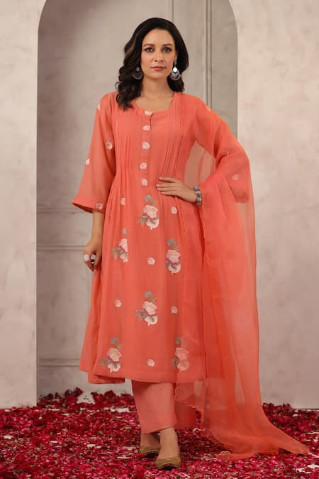 Anshu Wadhwa Peach Chanderi, Organza Embroidery Round Neck Kurta Set 